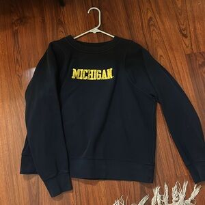LULULEMON UMICHIGAN crewneck!